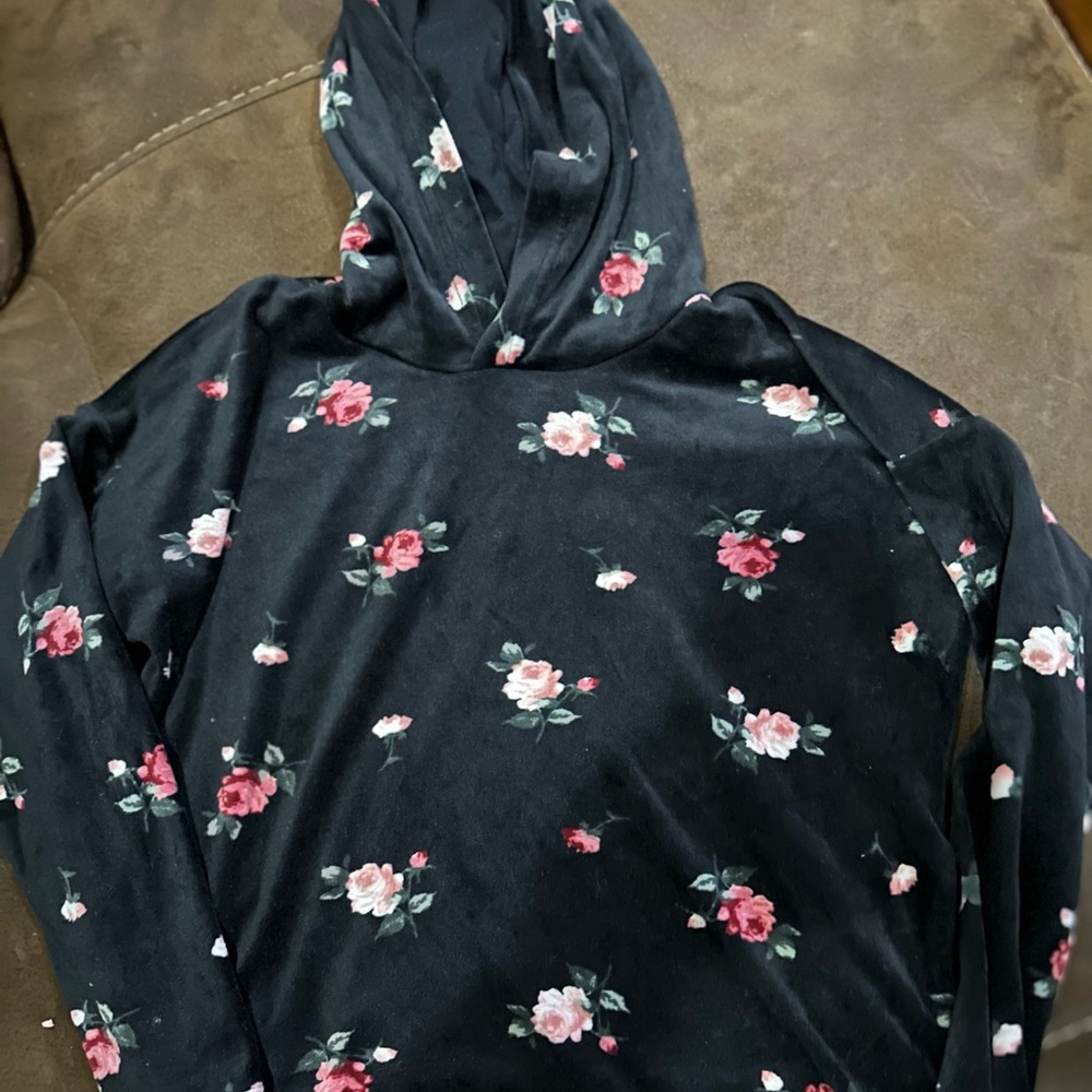 Girls Abercrombie Kids velour floral pullover. Super cute and cozy. Barely worn.